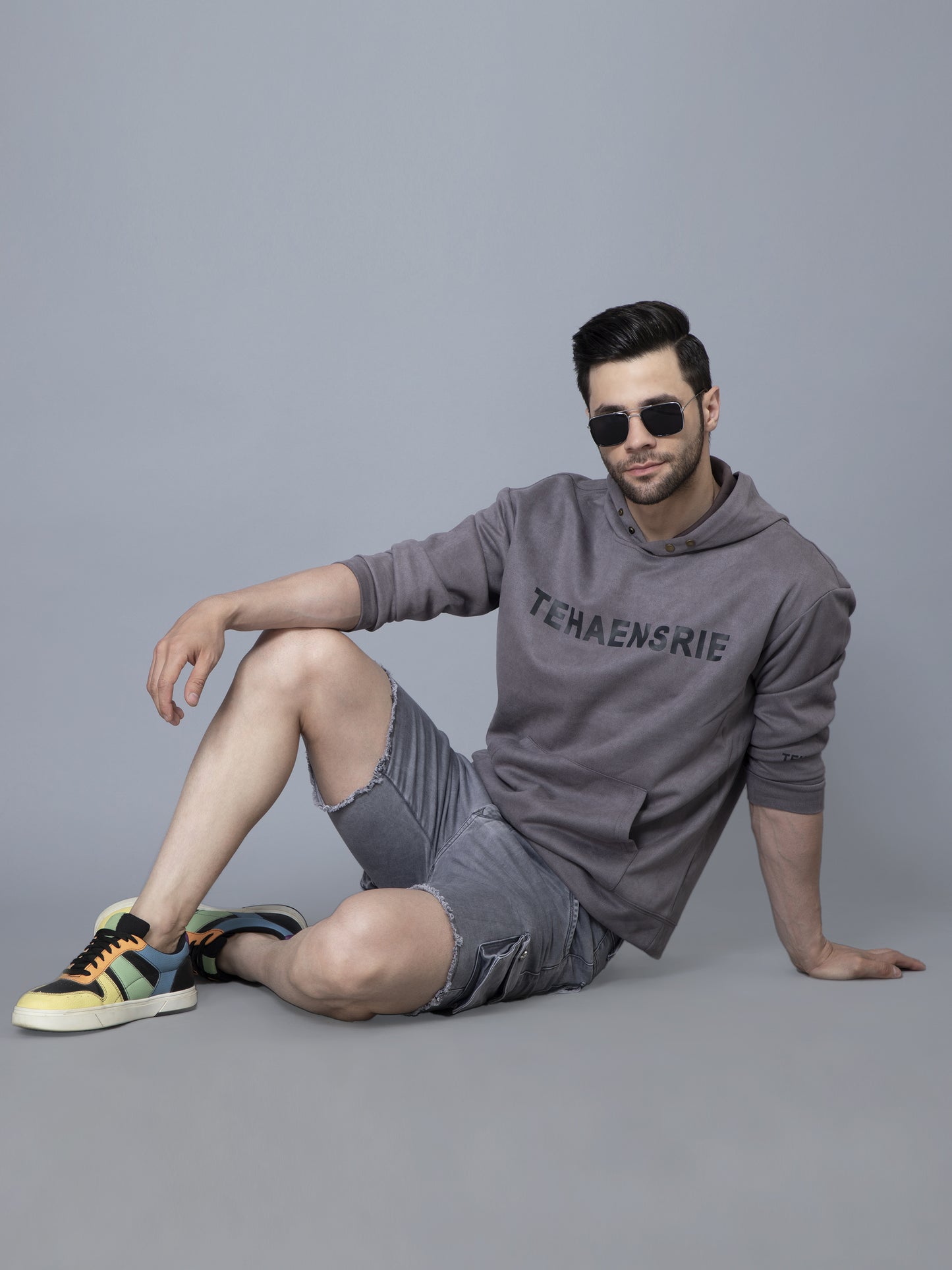 Short cargo gris