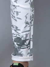 Load image into Gallery viewer, Green Camo
